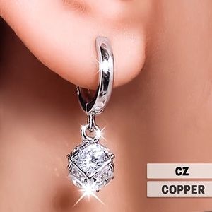 ⚜️𝟯𝟬%𝗢𝗙𝗙 𝗯𝘂𝗻𝗱𝗹𝗲𝘀 𝟯+⚜️ NEW CZ Silver Ball Charm Huggies